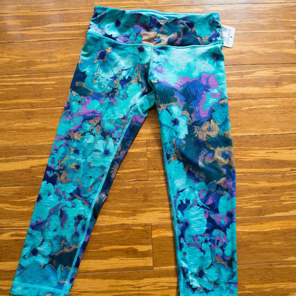 Reversable Active Life Crop Leggings